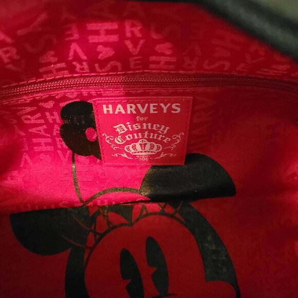 Harveys disney seatbelt tote - Picture 8 of 8